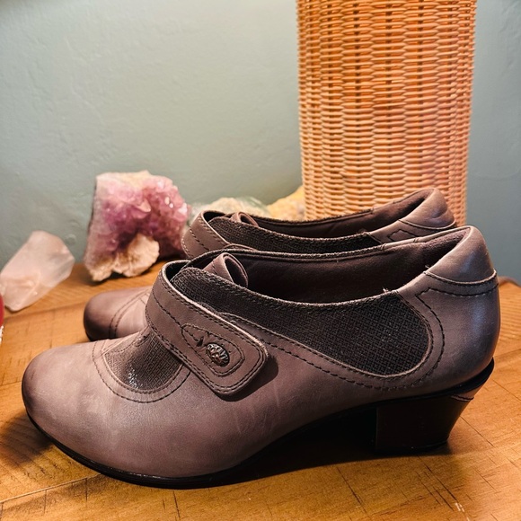 Earth Pumps Shoes Womens Gray Leather Comfort Ankle Booties Heels Size 12B - Picture 6 of 11